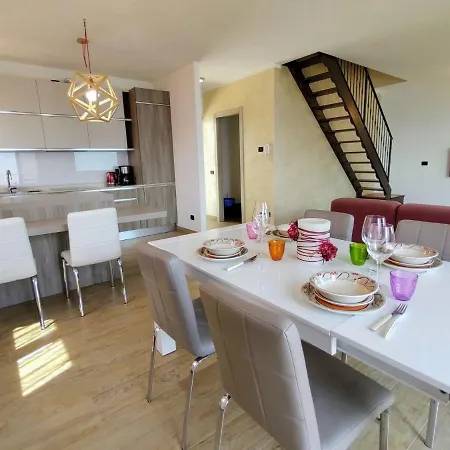 Robinia By Interhome شقة