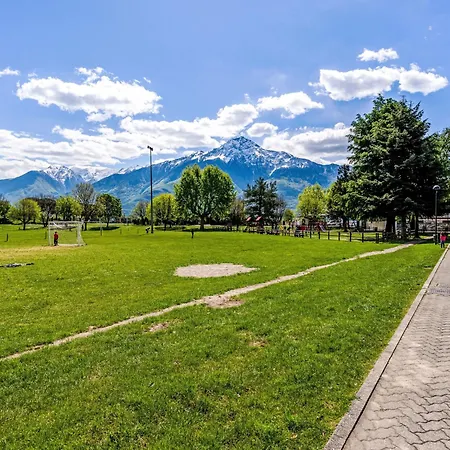 Robinia By Interhome * ジェーラ・ラーリオ