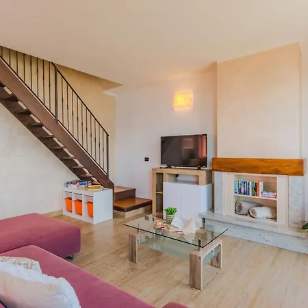 Robinia By Interhome *
